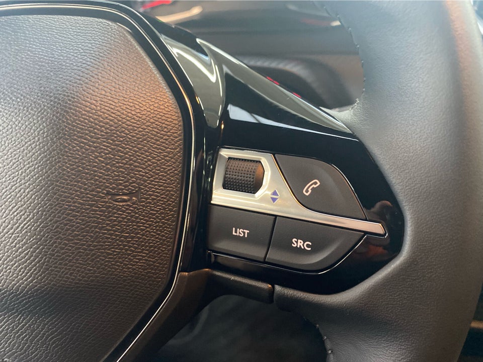 Peugeot 2008 1,2 PureTech 130 Active Pack 5d