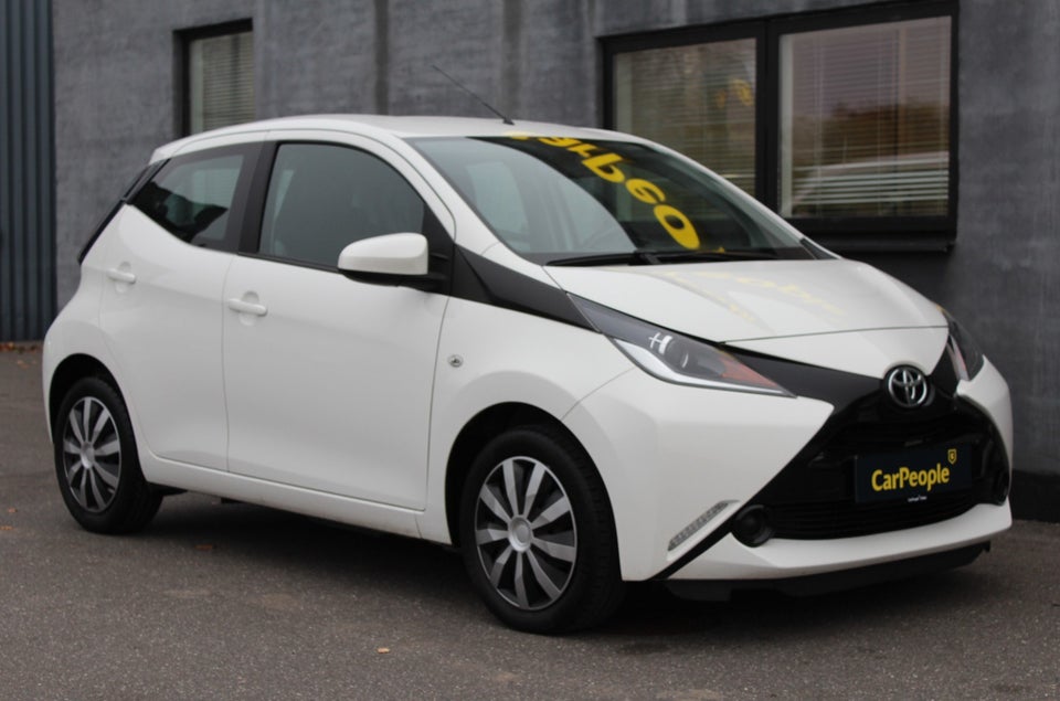 Toyota Aygo 1,0 VVT-i x-play 5d