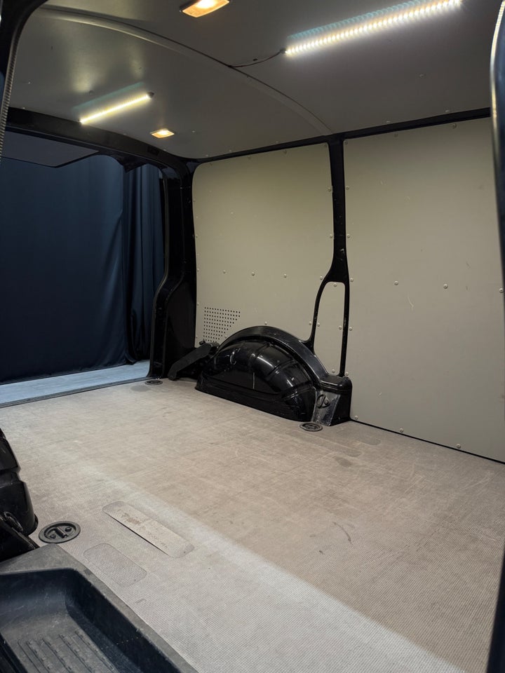 VW Transporter 2,0 TDi 150 Kassevogn DSG kort