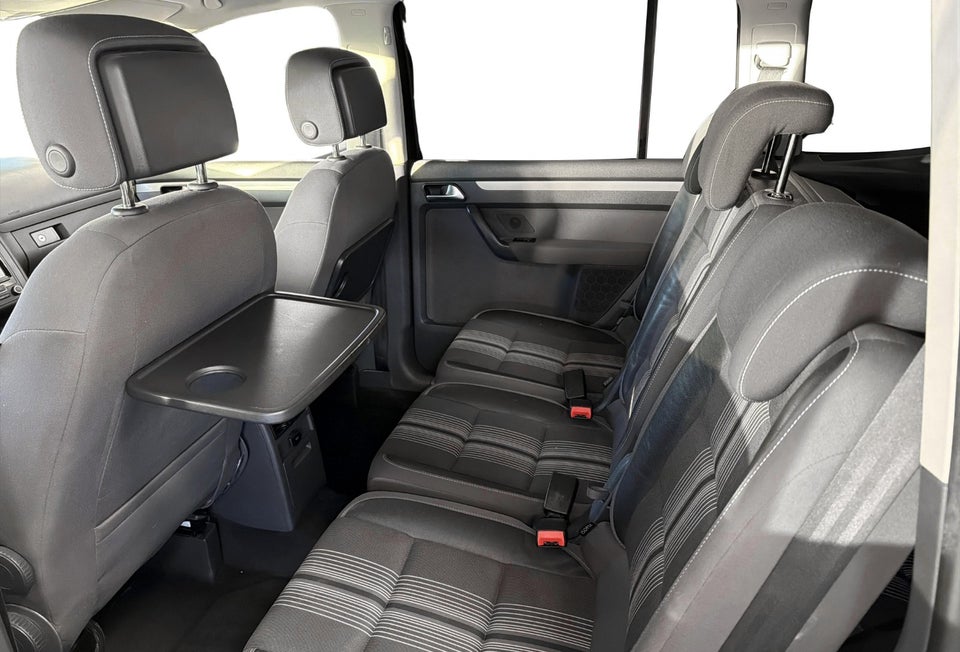 VW Touran 1,6 TDi 105 Match DSG BMT 5d