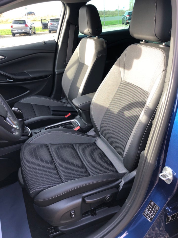 Opel Astra 1,2 T 110 Elegance Sports Tourer 5d