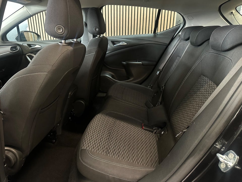 Opel Astra 1,0 T 105 Enjoy 5d