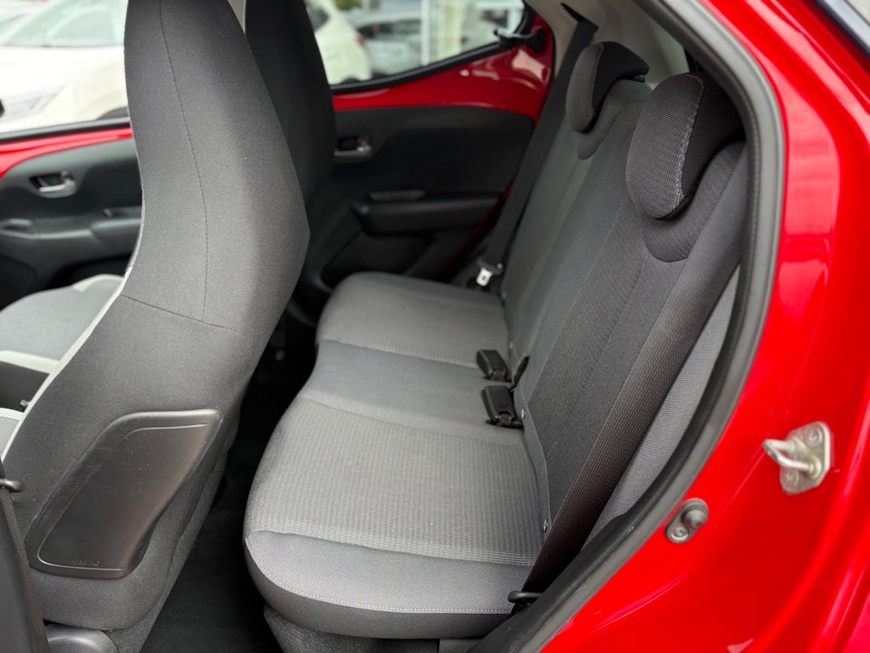 Toyota Aygo 1,0 VVT-i x-press 5d