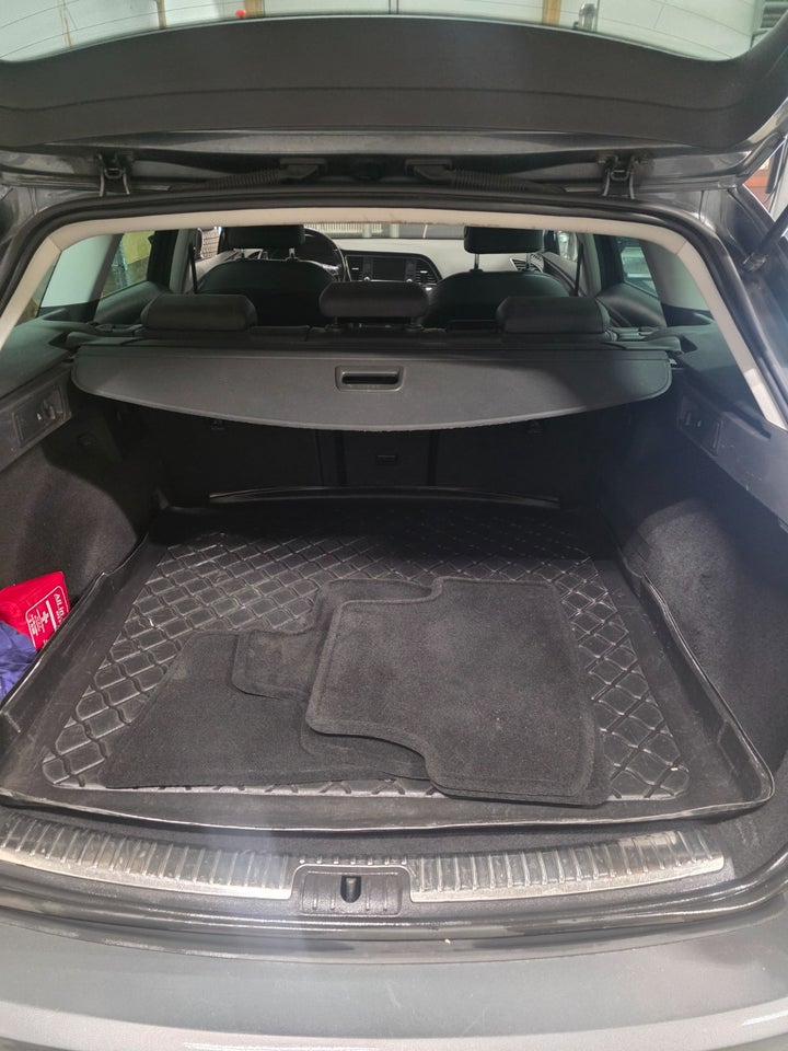 Seat Leon 1,6 TDi 110 Style Barcelona ST 5d