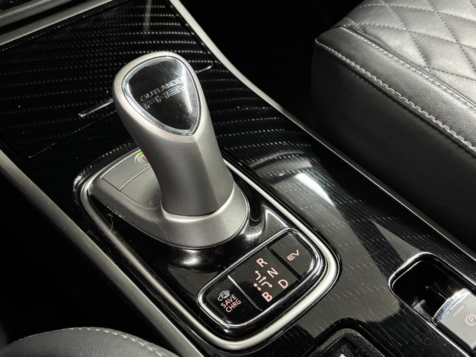 Mitsubishi Outlander 2,4 PHEV Instyle CVT 4WD 5d