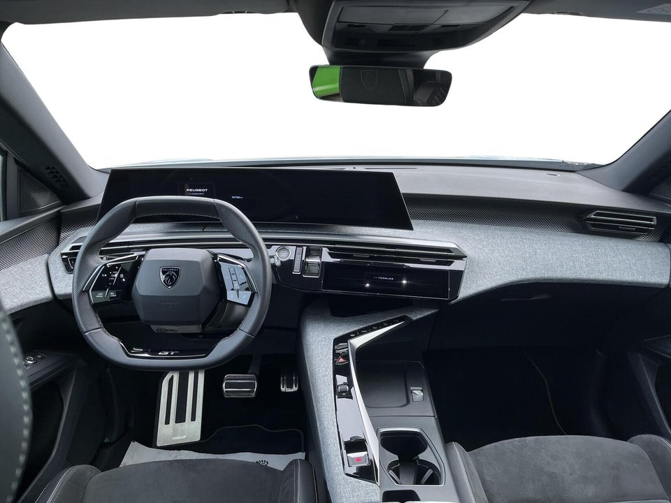 Peugeot e-3008 77 GT Pack 5d