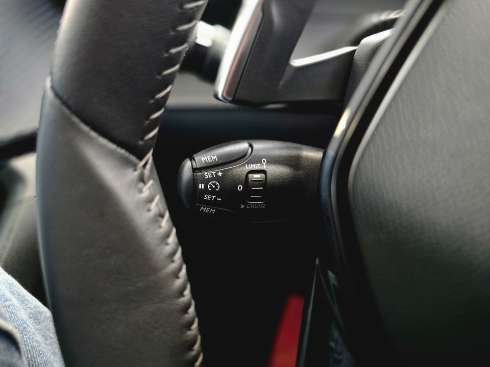 Peugeot 2008 1,2 PureTech 130 Active Pack EAT8 5d