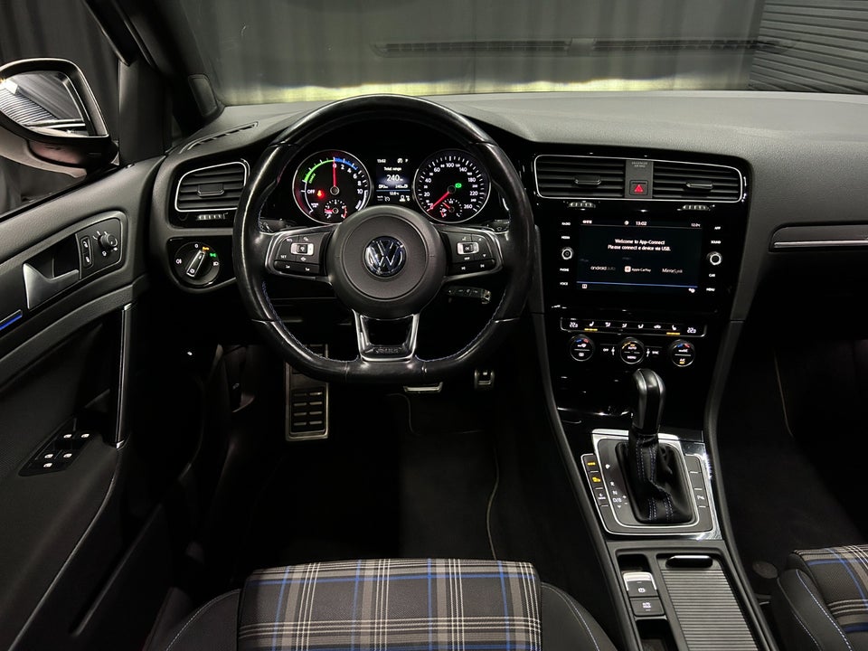 VW Golf VII 1,4 GTE DSG 5d