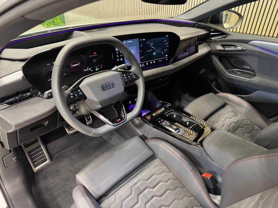 Audi A6 e-tron Ultra Avant quattro 5d