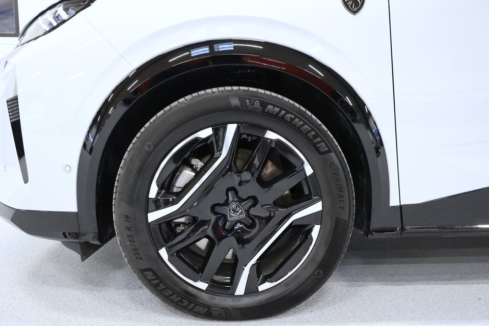 Peugeot e-3008 77 GT 5d