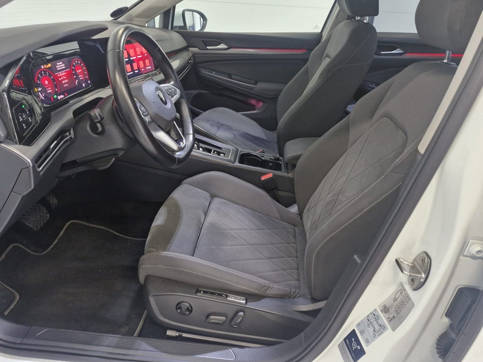 VW Golf VIII 1,5 eTSi 150 Style DSG 5d