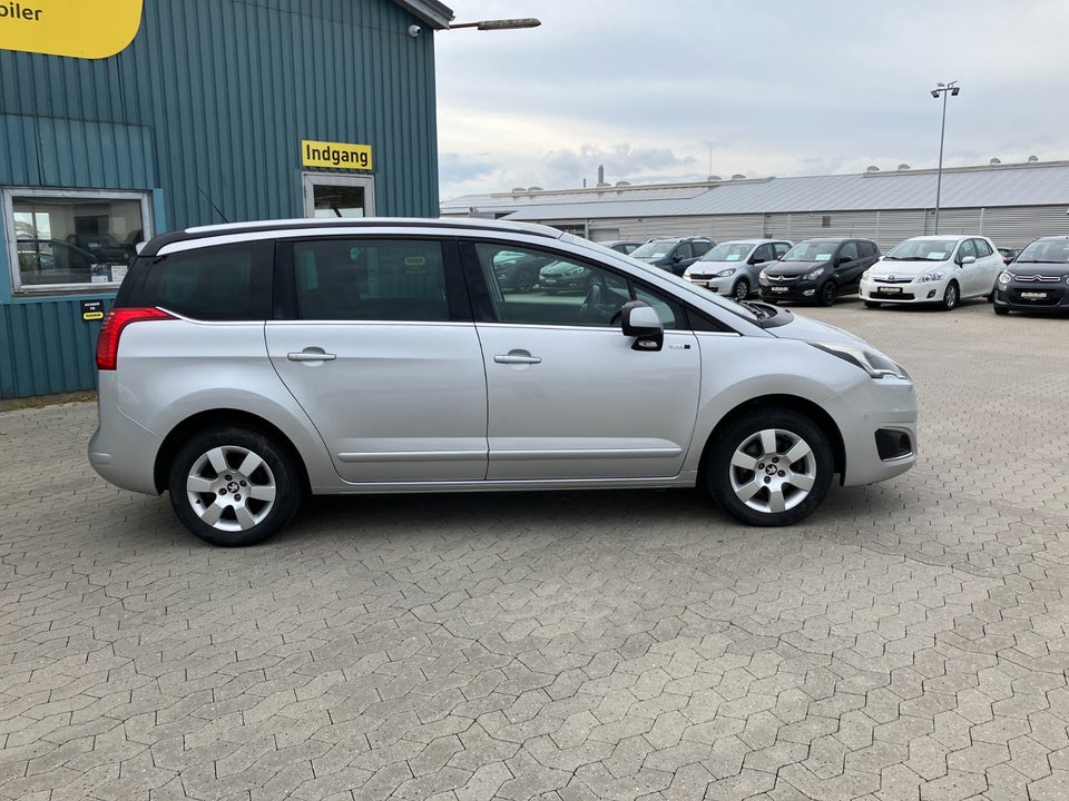 Peugeot 5008 1,6 BlueHDi 120 Style 7prs 5d