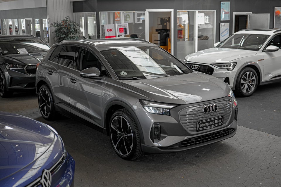 Audi Q4 e-tron 45 S-line quattro 5d