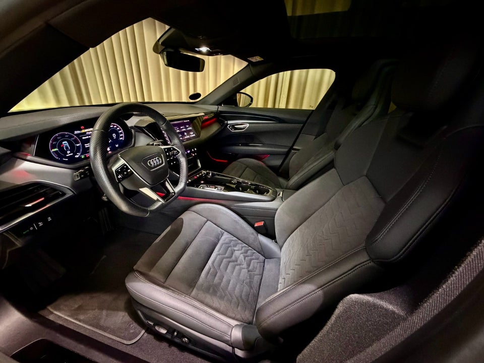 Audi e-tron GT quattro 4d