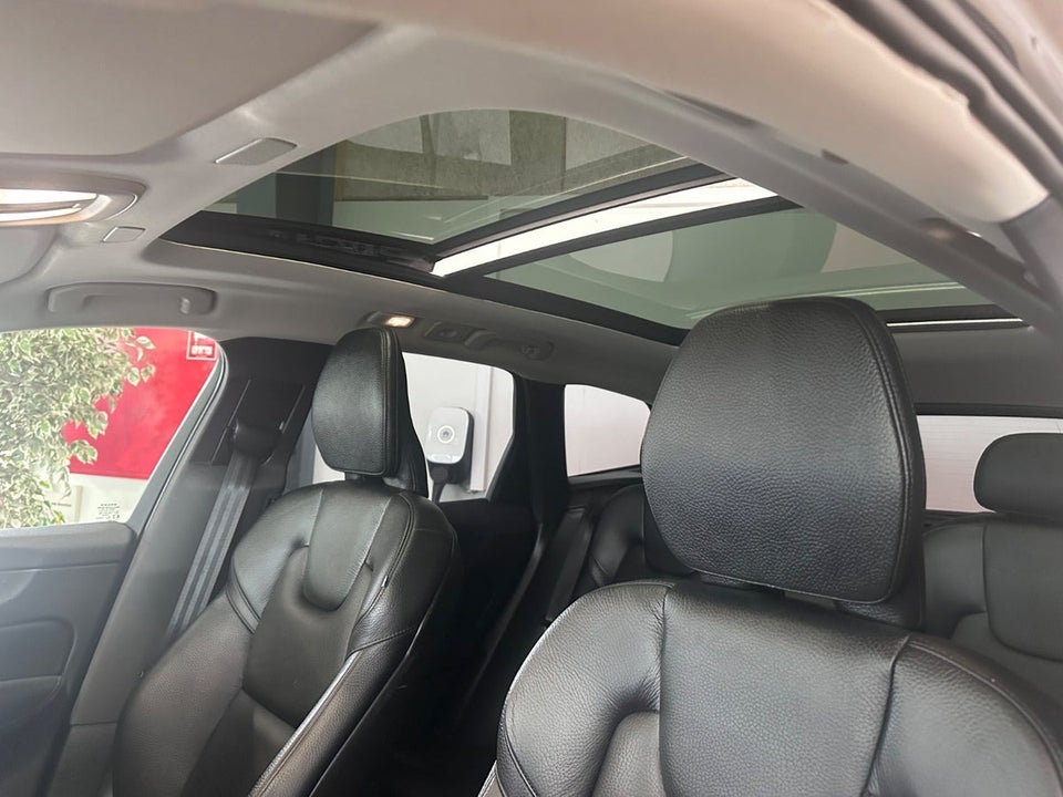 Volvo XC60 2,0 T8 ReCharge Inscription aut. AWD 5d