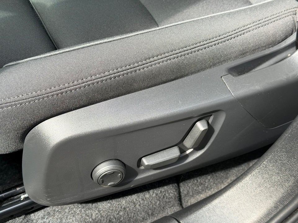 Volvo EX40 Extended Range Plus 5d