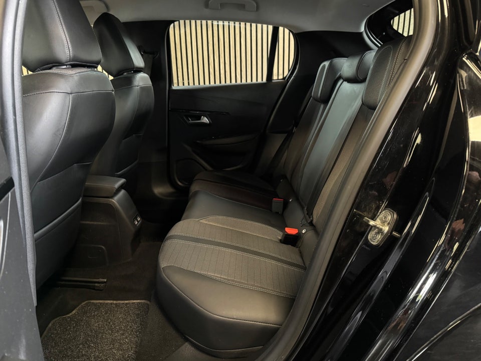 Peugeot e-208 50 Allure 5d