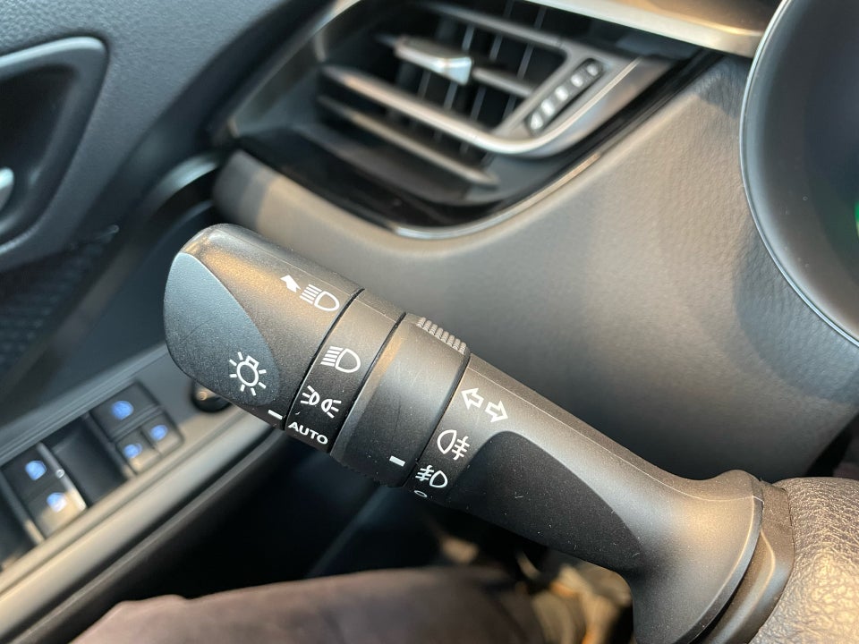 Toyota C-HR 1,8 Hybrid Limited CVT 5d