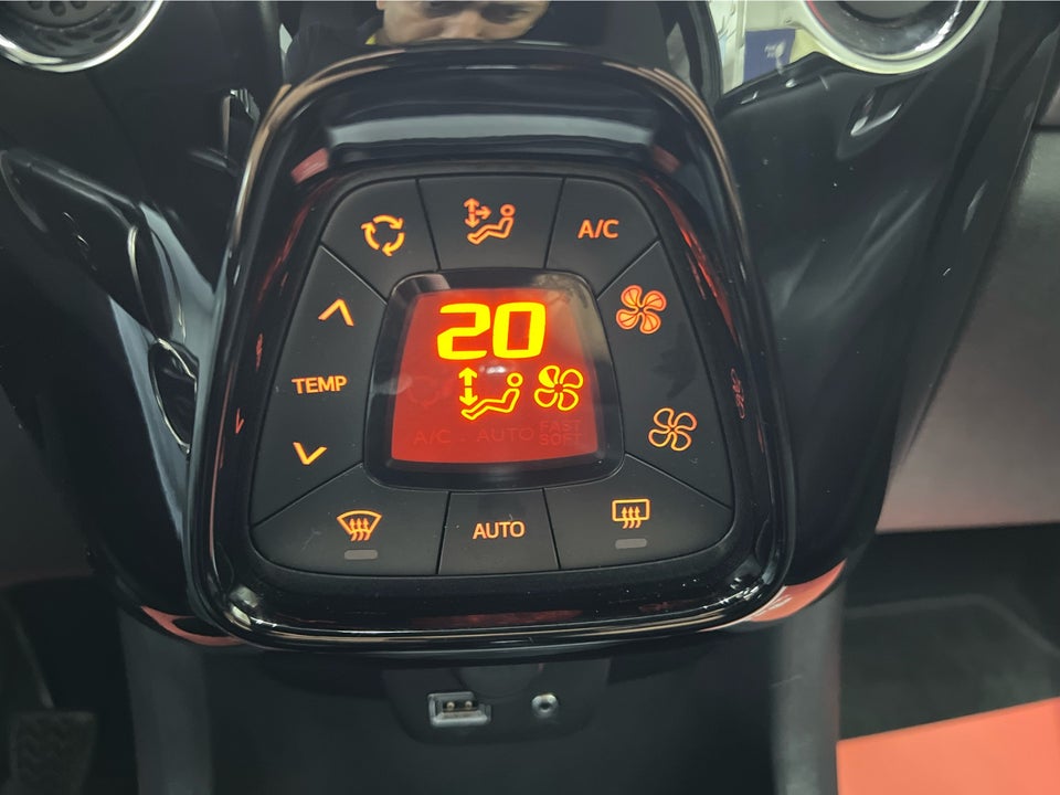 Toyota Aygo 1,0 VVT-i x-black 5d