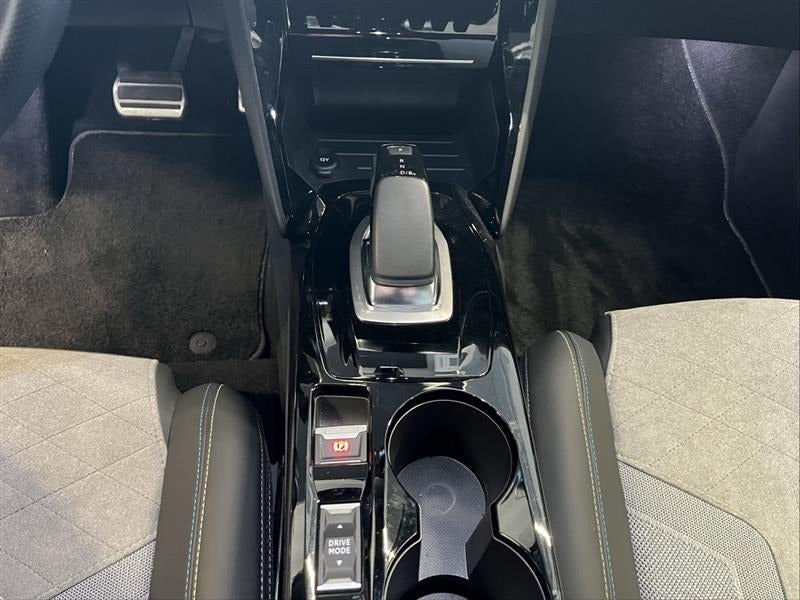 Peugeot e-208 50 GT 5d