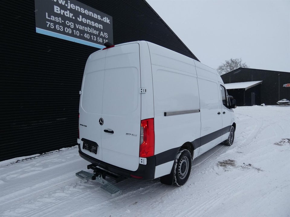 Mercedes Sprinter 317 2,0 CDi A2 Kassevogn aut. RWD