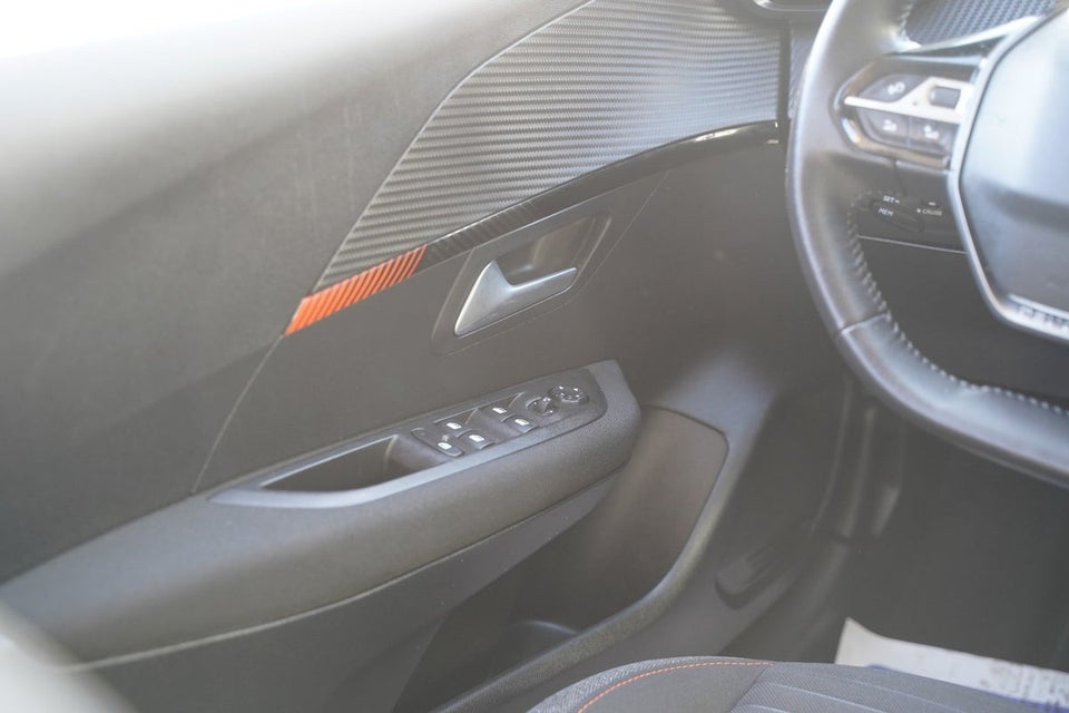 Peugeot 208 1,2 PureTech 100 Active Limited 5d