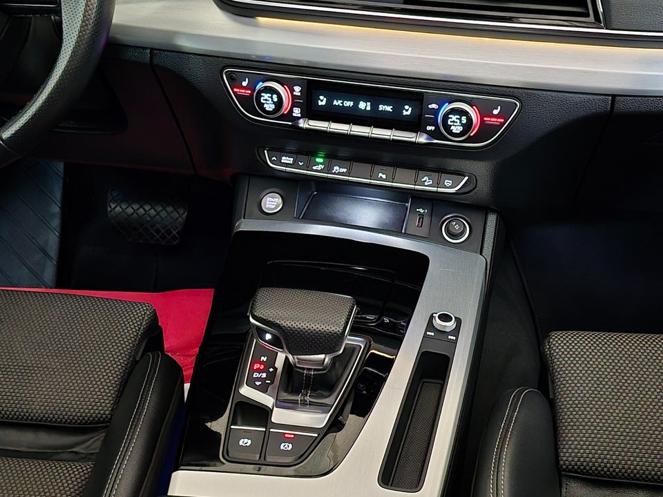 Audi Q5 50 TFSi e S-line quattro S-tr. 5d