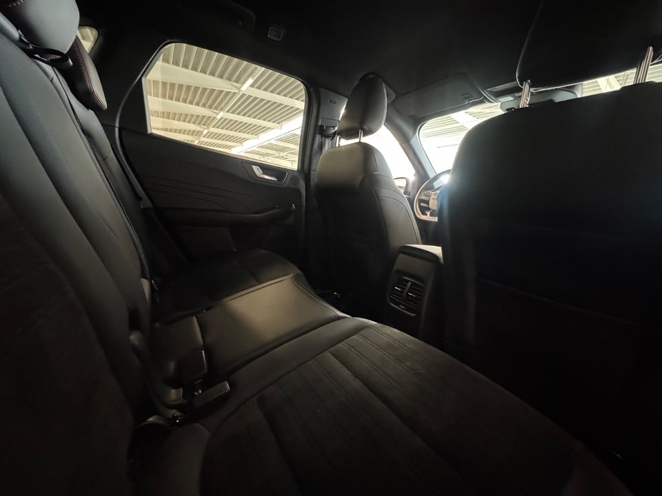 Ford Kuga 2,5 HEV ST-Line X CVT 5d