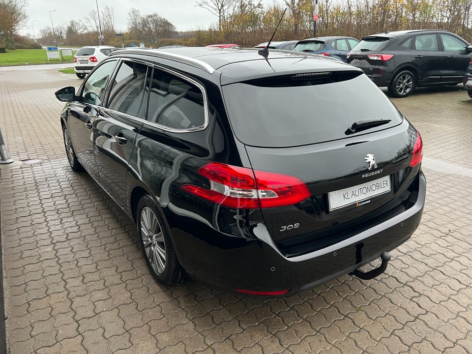 Peugeot 308 1,5 BlueHDi 130 Allure Sky SW 5d