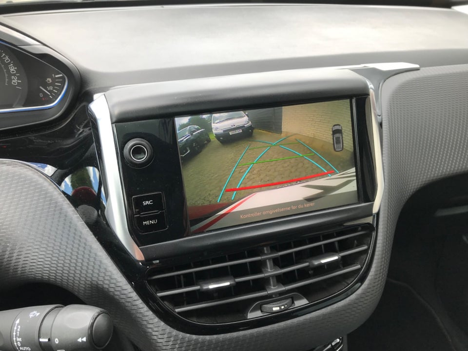 Peugeot 2008 1,5 BlueHDi 100 Prestige Sky 5d