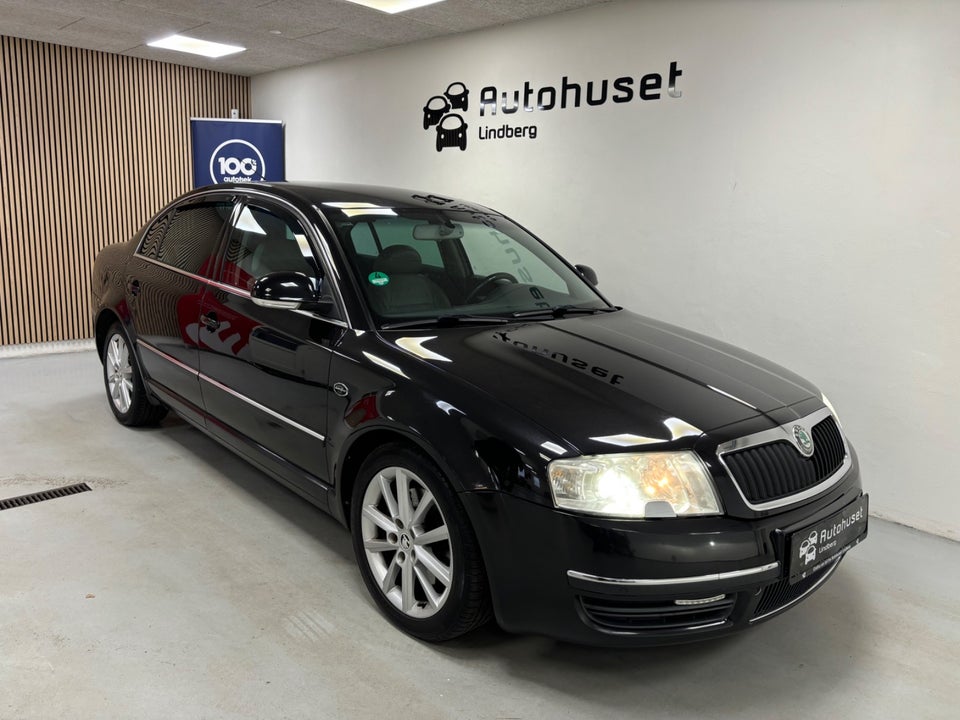 Skoda Superb 2,8 V6 Elegance Tiptr. 4d