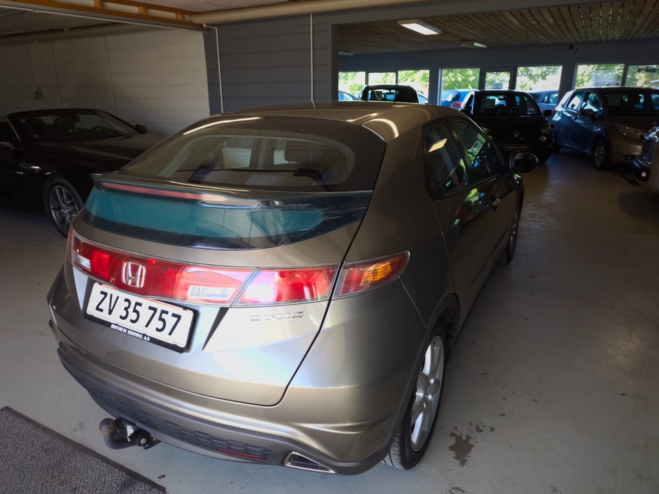 Honda Civic 1,8 Sport 5d