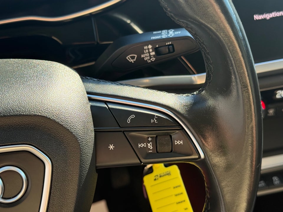 Audi Q3 45 TFSi e Attitude plus S-tr. 5d