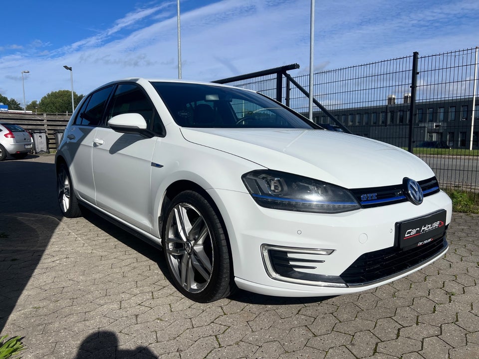 VW Golf VII 1,4 GTE Highline DSG 5d