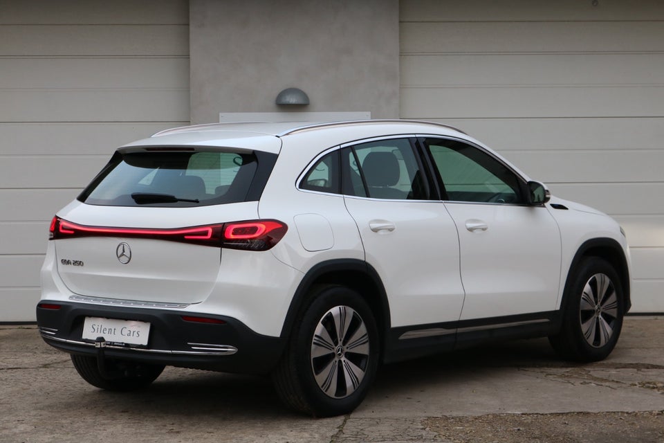 Mercedes EQA250 Progressive 5d