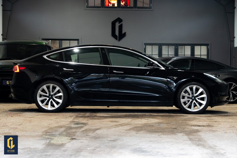 Tesla Model 3 Long Range AWD 4d
