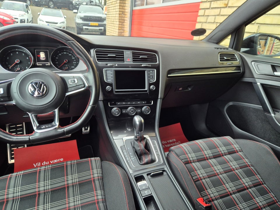 VW Golf VII 2,0 GTi DSG BMT 5d