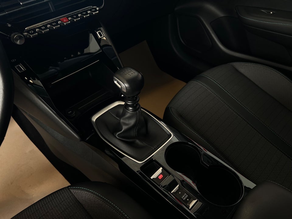 Peugeot 208 1,2 PureTech 100 Active 5d