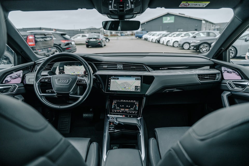 Audi Q8 e-tron 55 Advanced quattro 5d