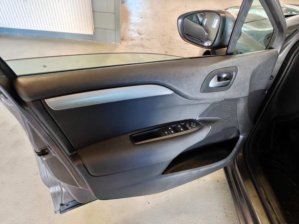 Citroën C4 1,6 BlueHDi 100 Upgrade 5d