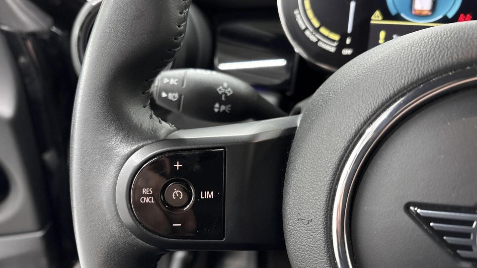 MINI Cooper SE Classic Trim 3d