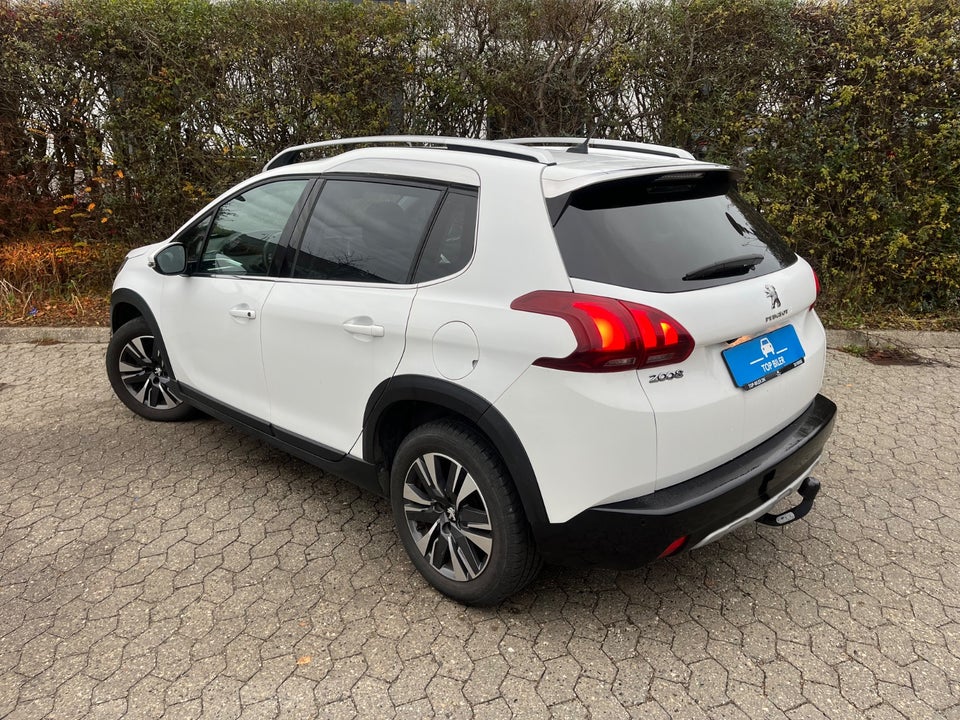 Peugeot 2008 1,2 PureTech 110 Prestige Sky 5d