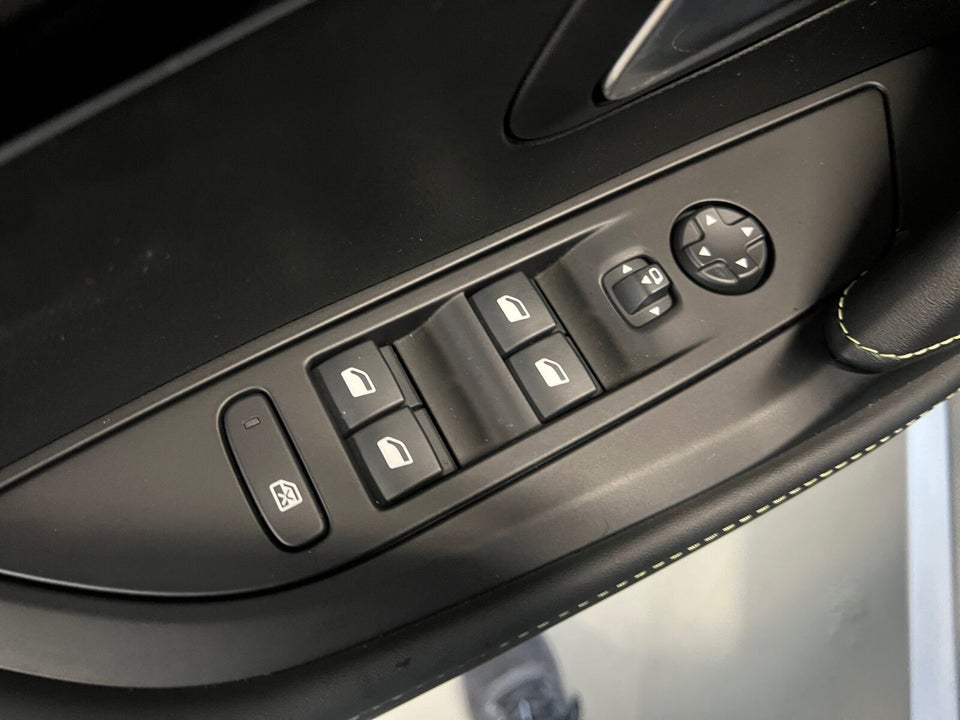 Peugeot e-208 50 GT 5d