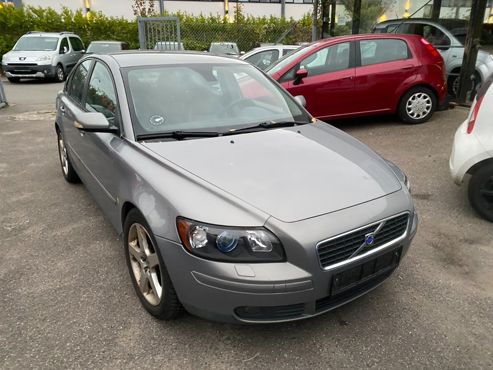 Volvo S40 2,5 T5 Momentum aut. 4d