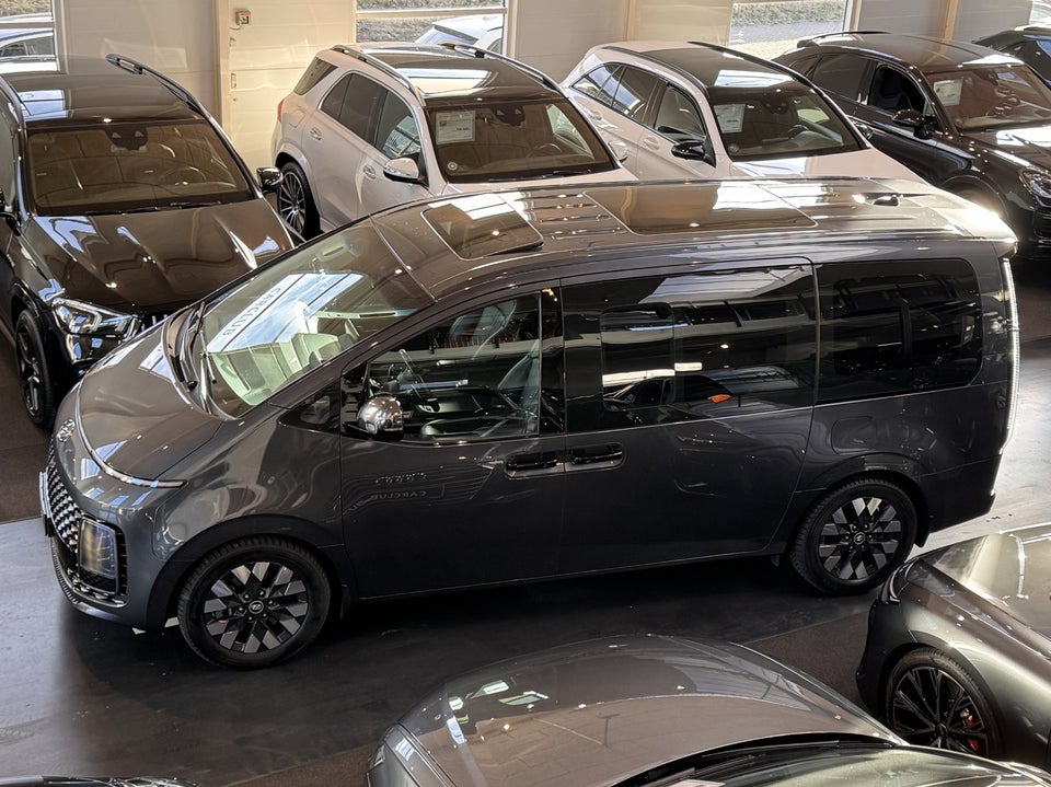 Hyundai Staria 2,2 CRDi Signature aut. AWD 5d