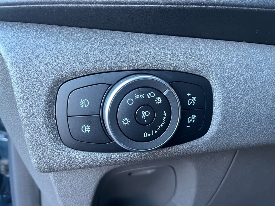 Ford Transit Custom Kombi 320S 2,0 TDCi 130 Ambiente aut.