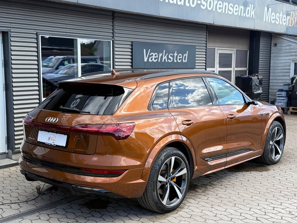 Audi e-tron S quattro 5d