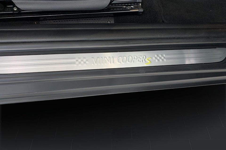 MINI Cooper SE Classic Trim 3d