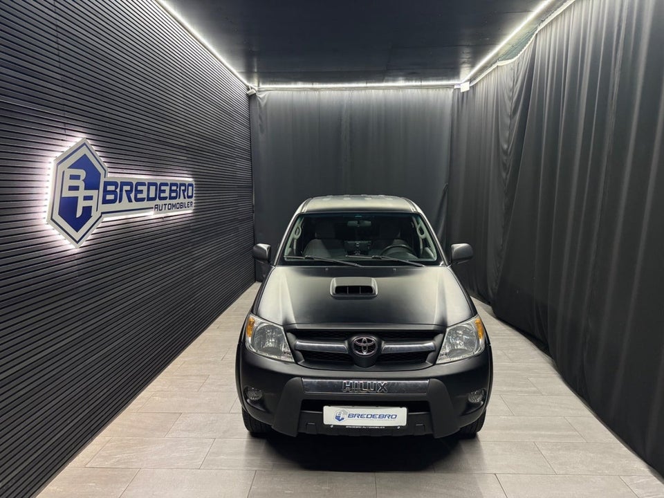 Toyota HiLux 3,0 D-4D Db.Kab 4x4 SR5 4d