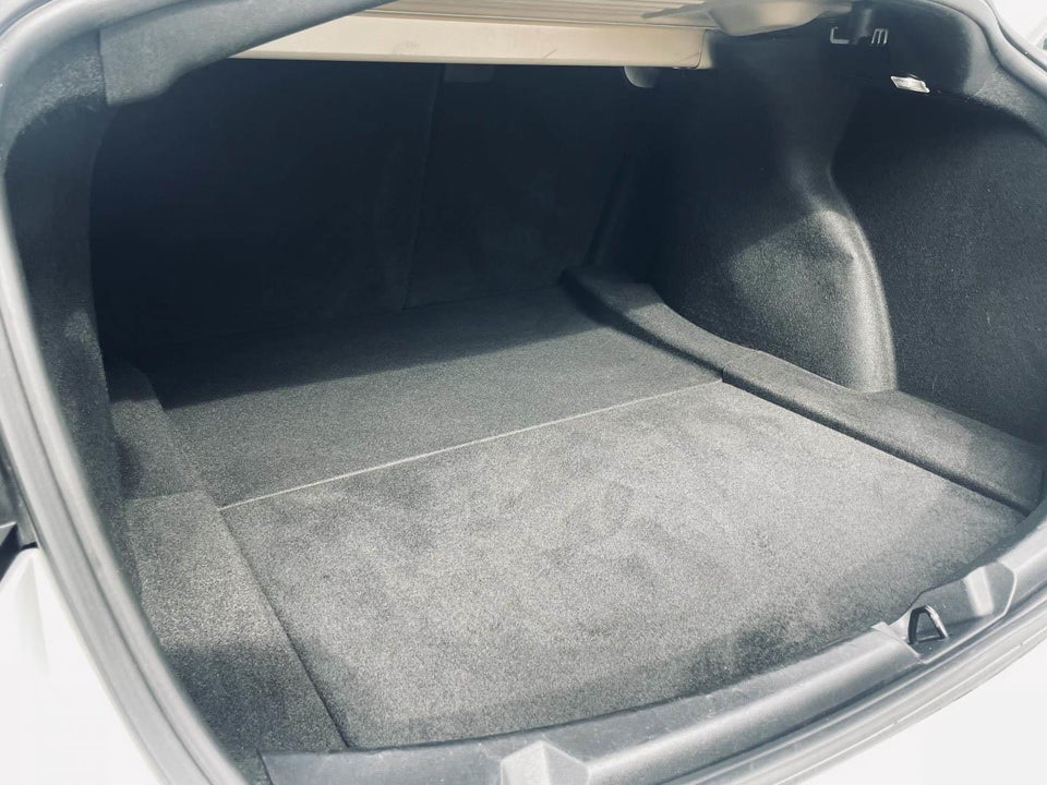 Tesla Model 3 Standard Range+ RWD 4d